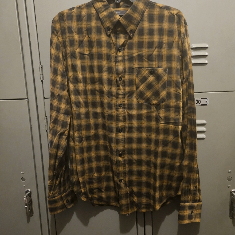 Mens Vince Gingham Button Up in Gold/Black Size Medium